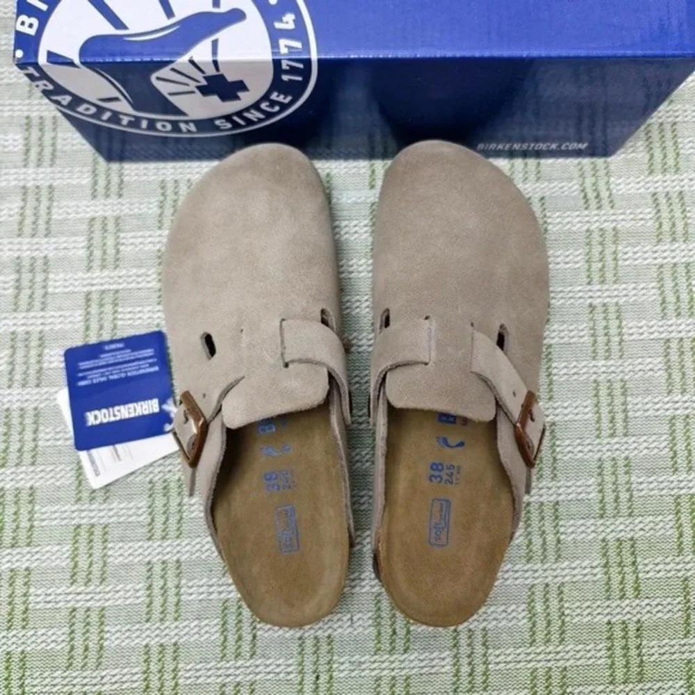 🎁Women's Birkenstock Boston Clogs - Taupe Suede, Narrow Fit